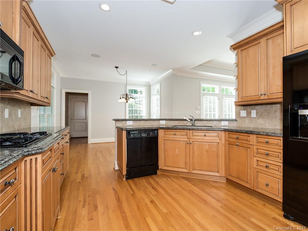 The Peninsula - Residential