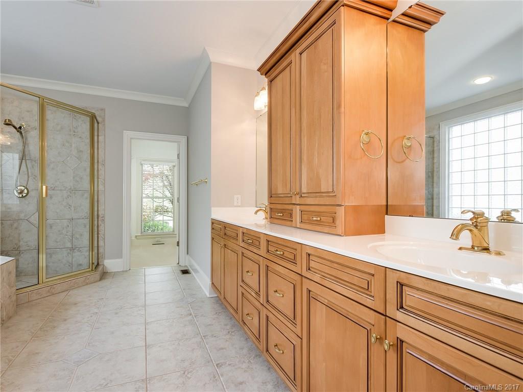 The Peninsula - Residential