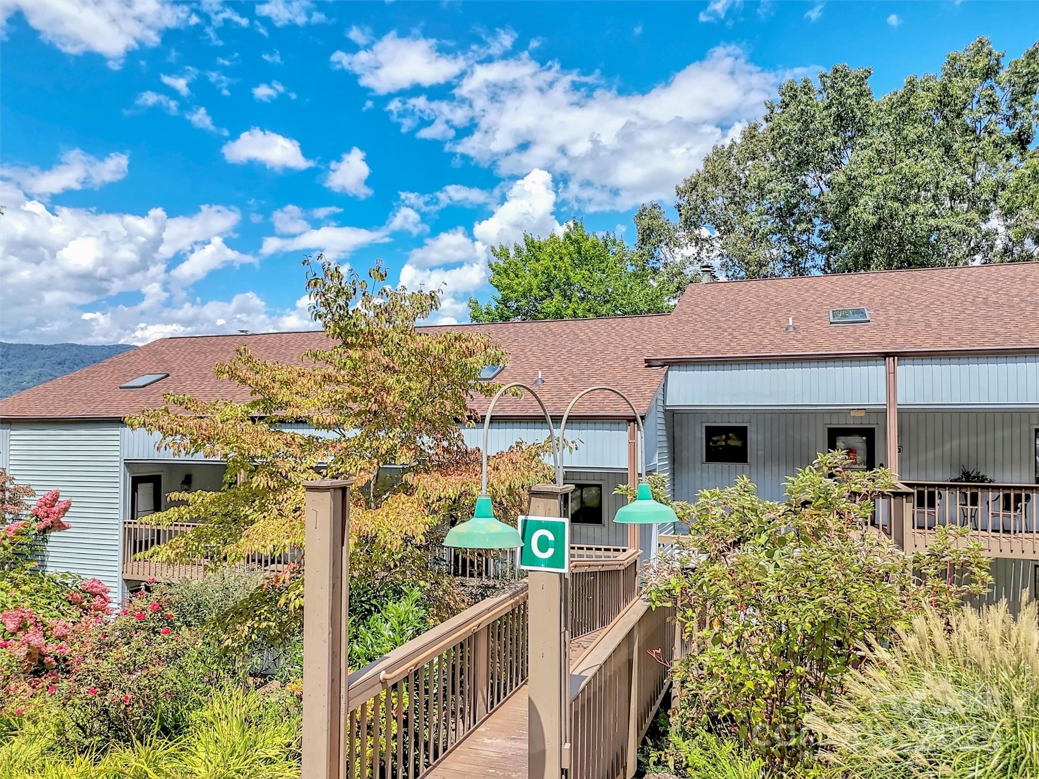 87 Willow Road C-2