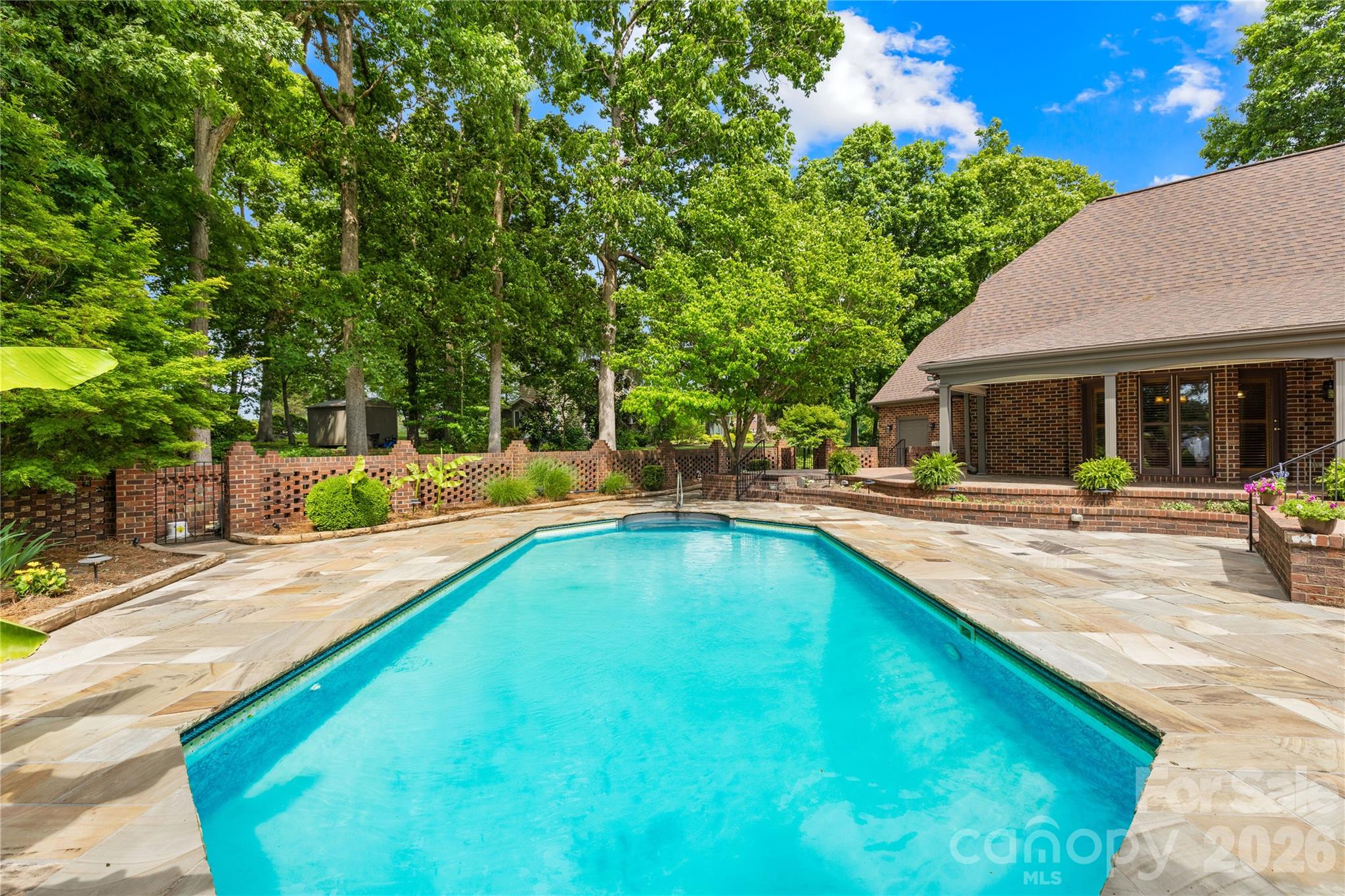 Glenn Oaks - Residential