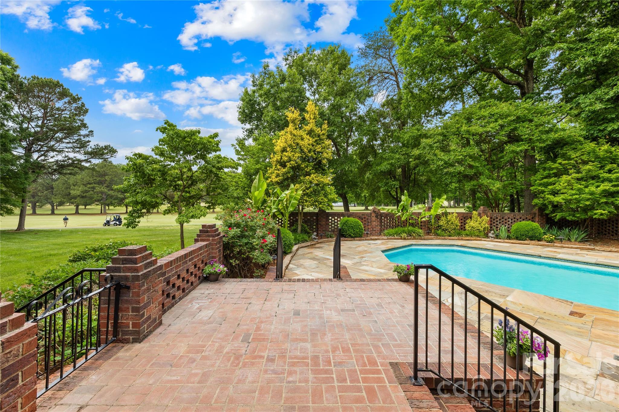 Glenn Oaks - Residential