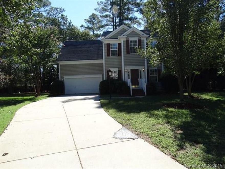 ** One Month Free Rent!! Limited Time Offer!! Call for Details!!** This 2,020 sq. ft. 2 story home has 3 bedrooms and 2.5 bathrooms. It features an both hard wood floors and tile floors. The kitchen has a breakfast var and a pantry. The master suite has a walk in closet and the master bath has dual sinks, an over sized tub and separate shower. Enjoy entertaining indoors near the cozy fireplace, or outside on the rear patio. This home is move in ready!