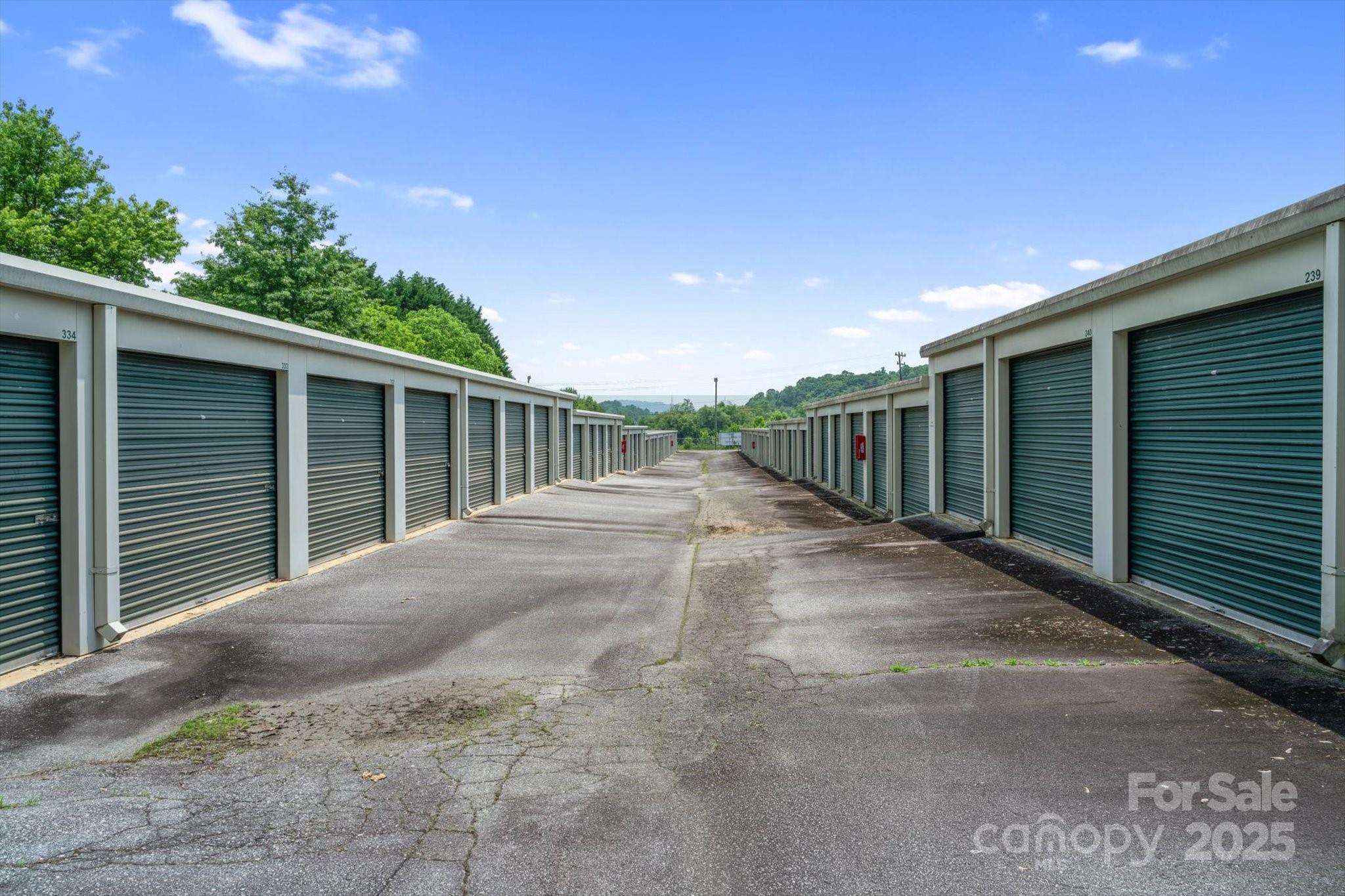 6185 Hendersonville Highway