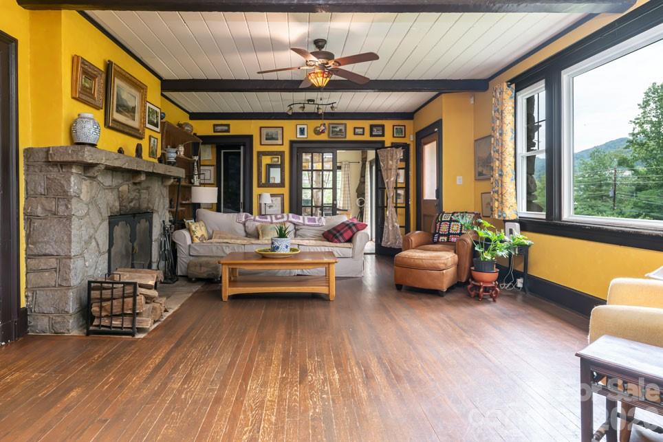 25 Mineral Springs Road