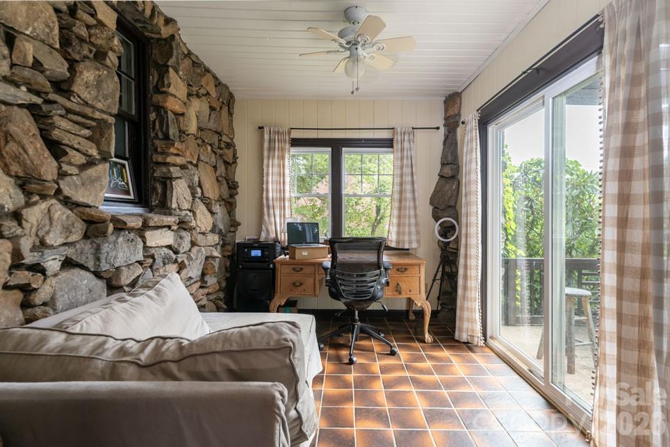 25 Mineral Springs Road
