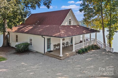 Photo of 7264 Right Angle Street, Sherrills Ford, NC 28673 (MLS # 4306214)