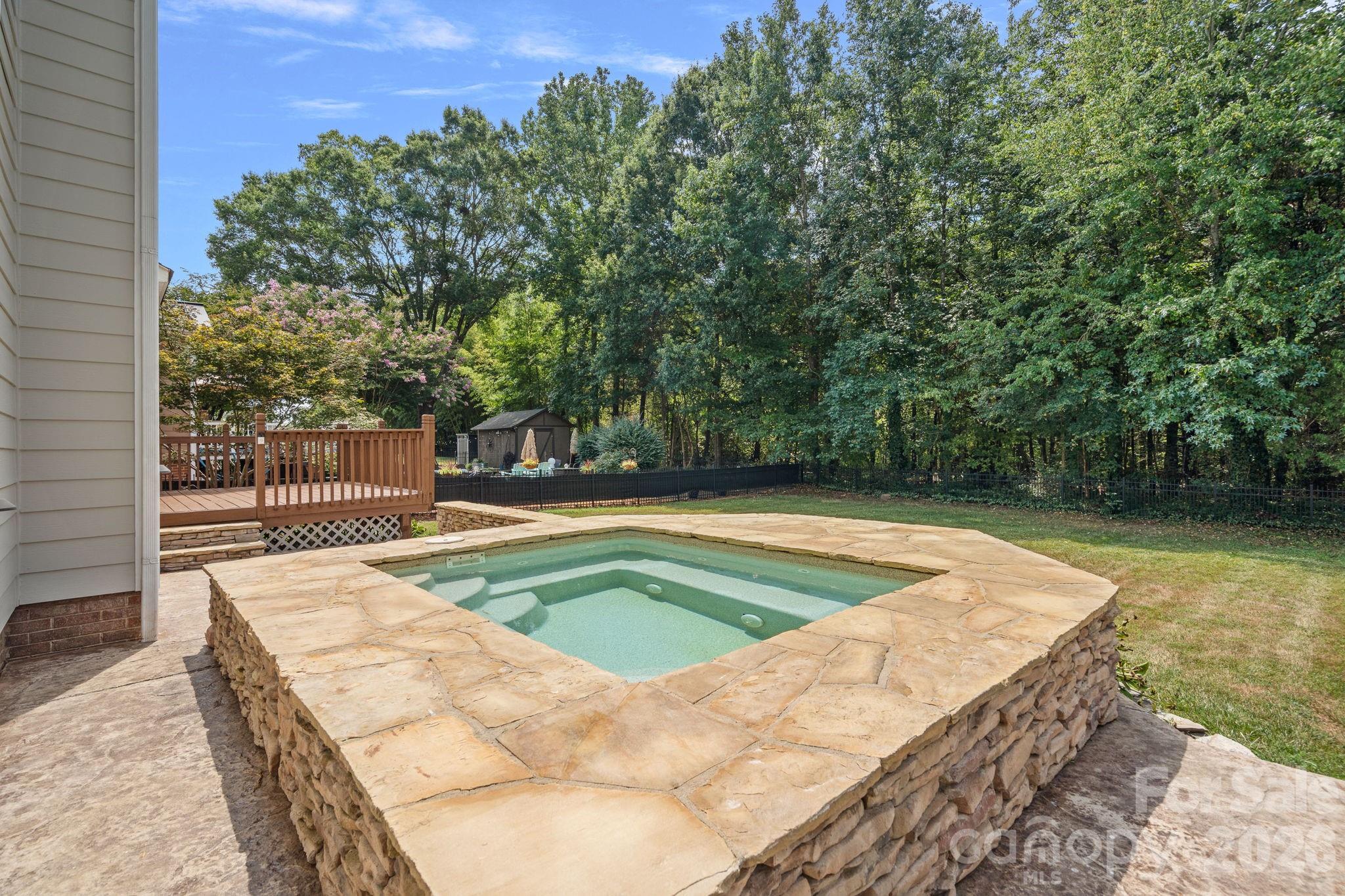 Huntwyck Place - Residential