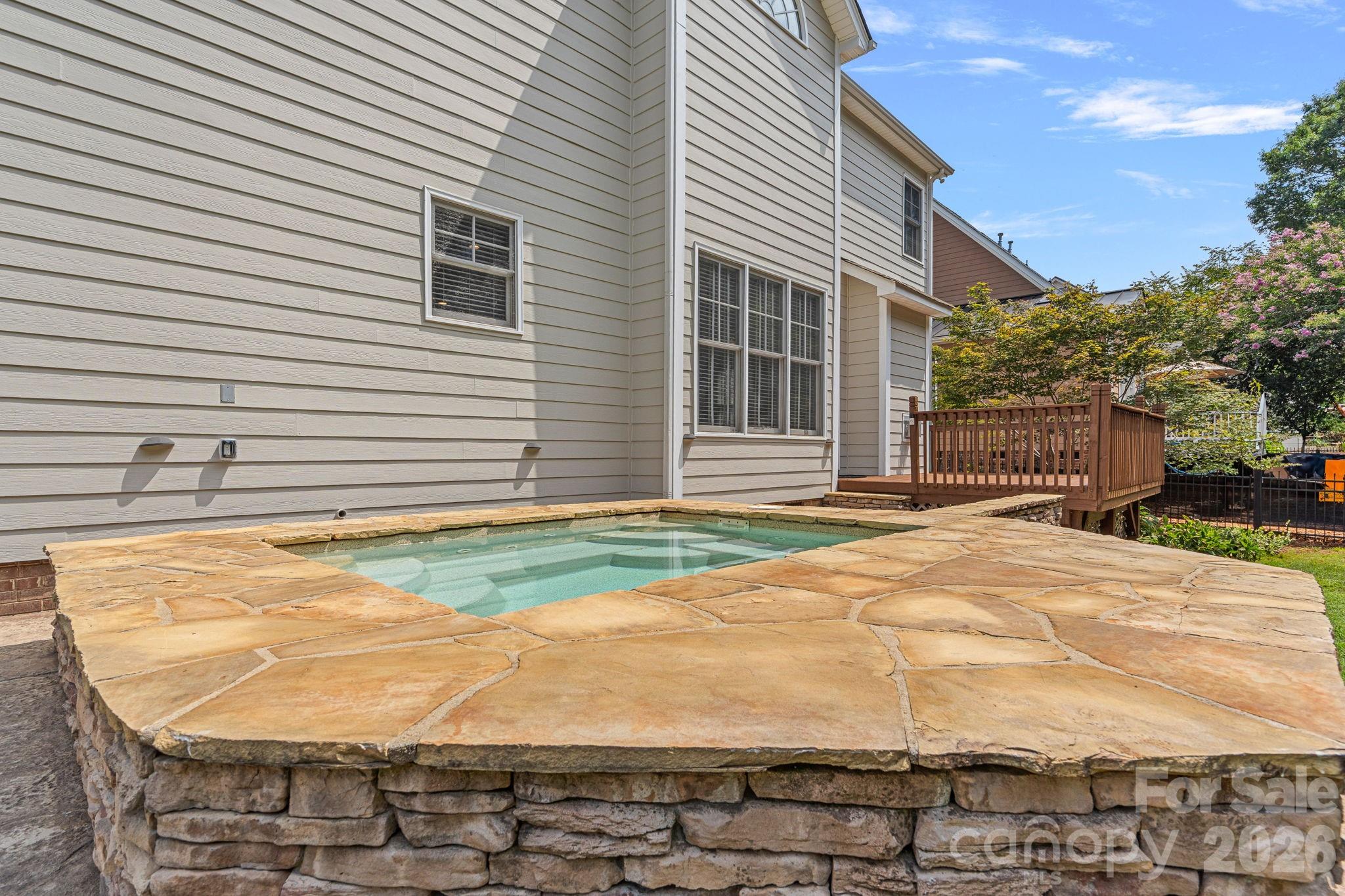 Huntwyck Place - Residential