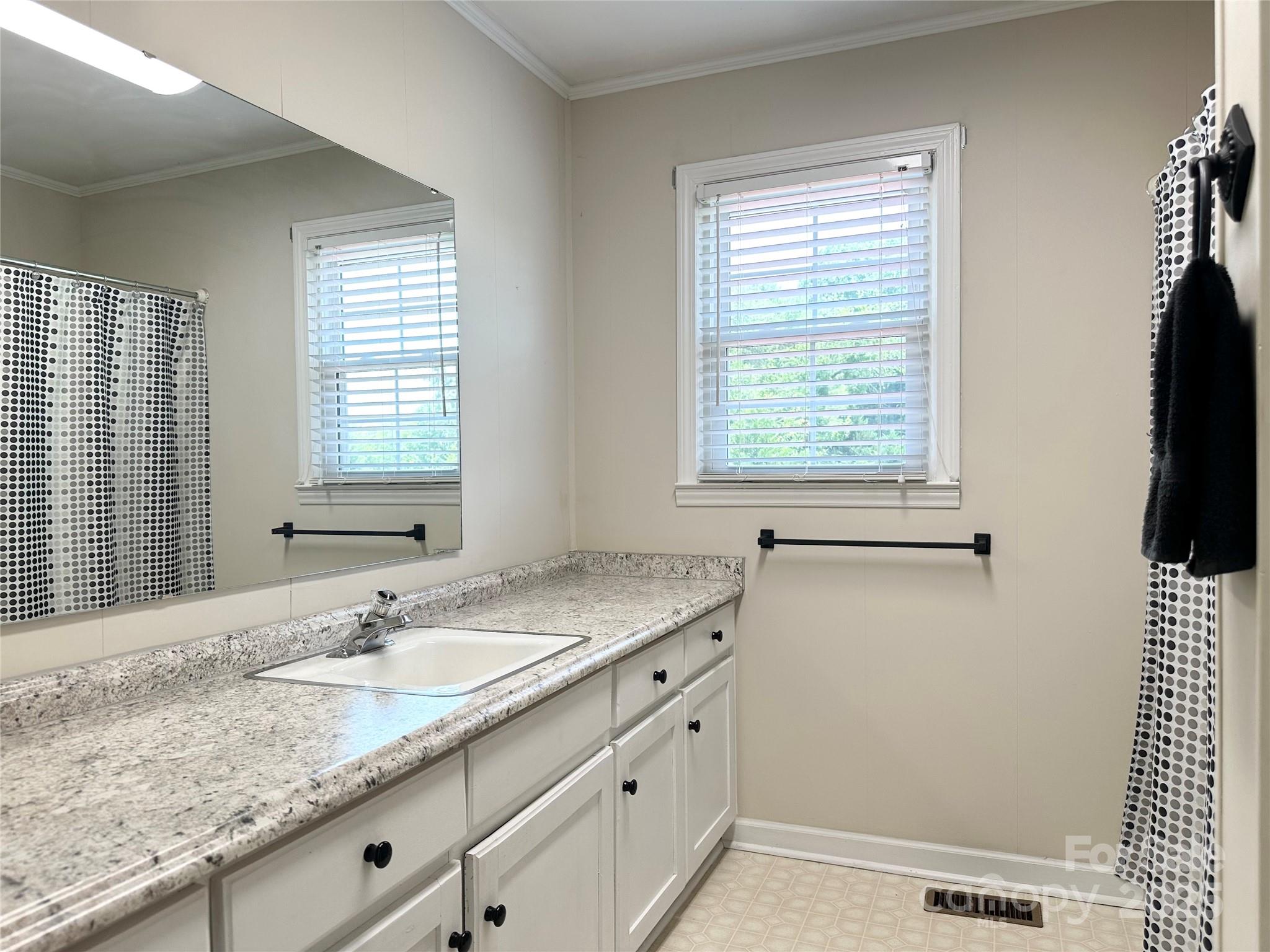 Lenoir, North Carolina 28645, United States, 3 Bedrooms Bedrooms, ,1 BathroomBathrooms,Residential,Active,145635