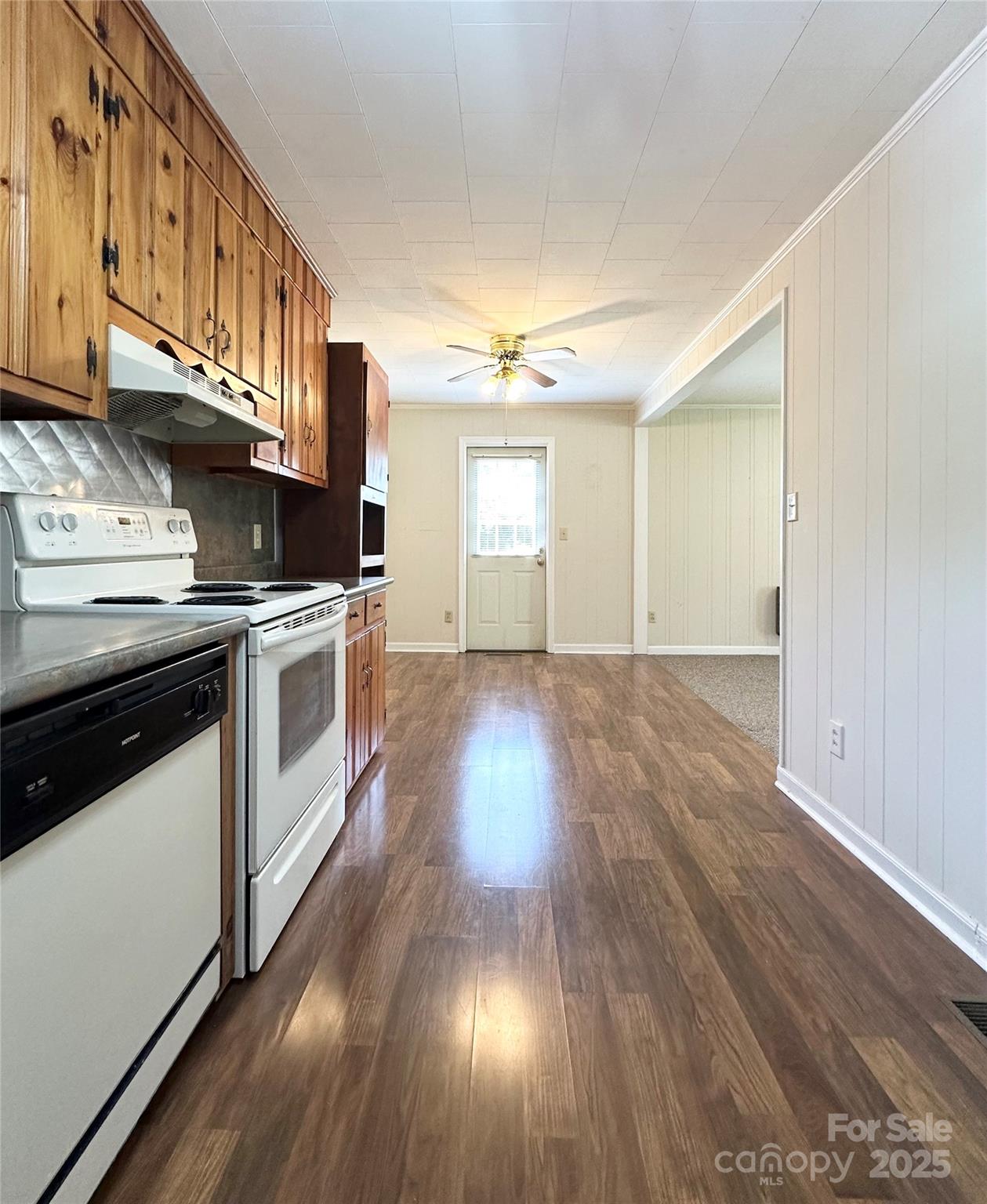 Lenoir, North Carolina 28645, United States, 3 Bedrooms Bedrooms, ,1 BathroomBathrooms,Residential,Active,145635