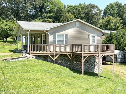 820 NE Seehorn Street NE Lenoir NC 28645