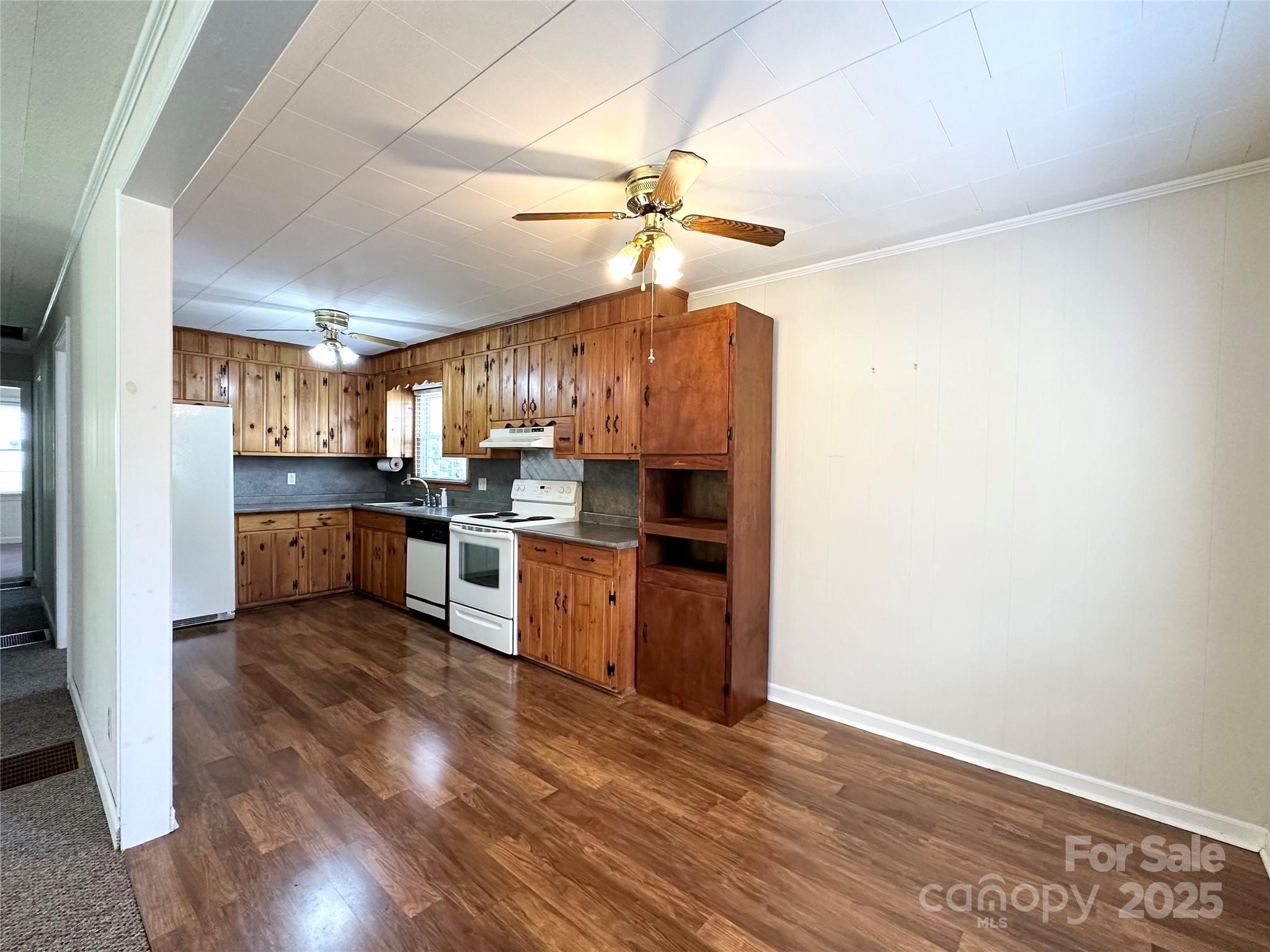 Lenoir, North Carolina 28645, United States, 3 Bedrooms Bedrooms, ,1 BathroomBathrooms,Residential,Active,145635