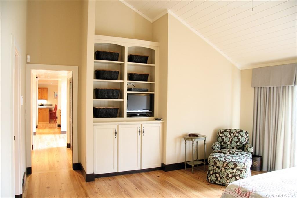 Lake Toxaway Estates - Residential