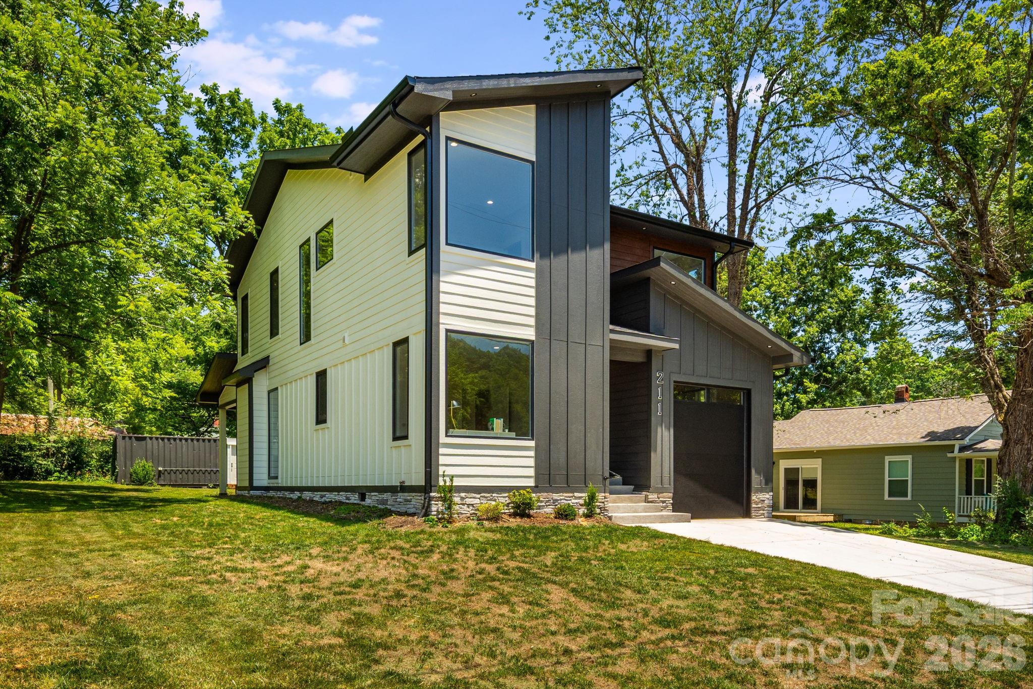 211 Ruby Avenue