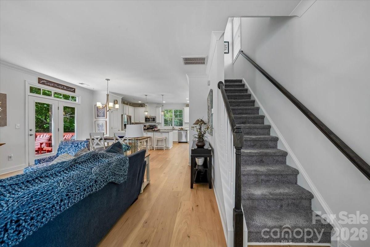 6005 Whitehawk Hill Road