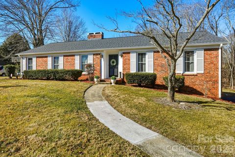 Photo for 6 Crestwood Lane