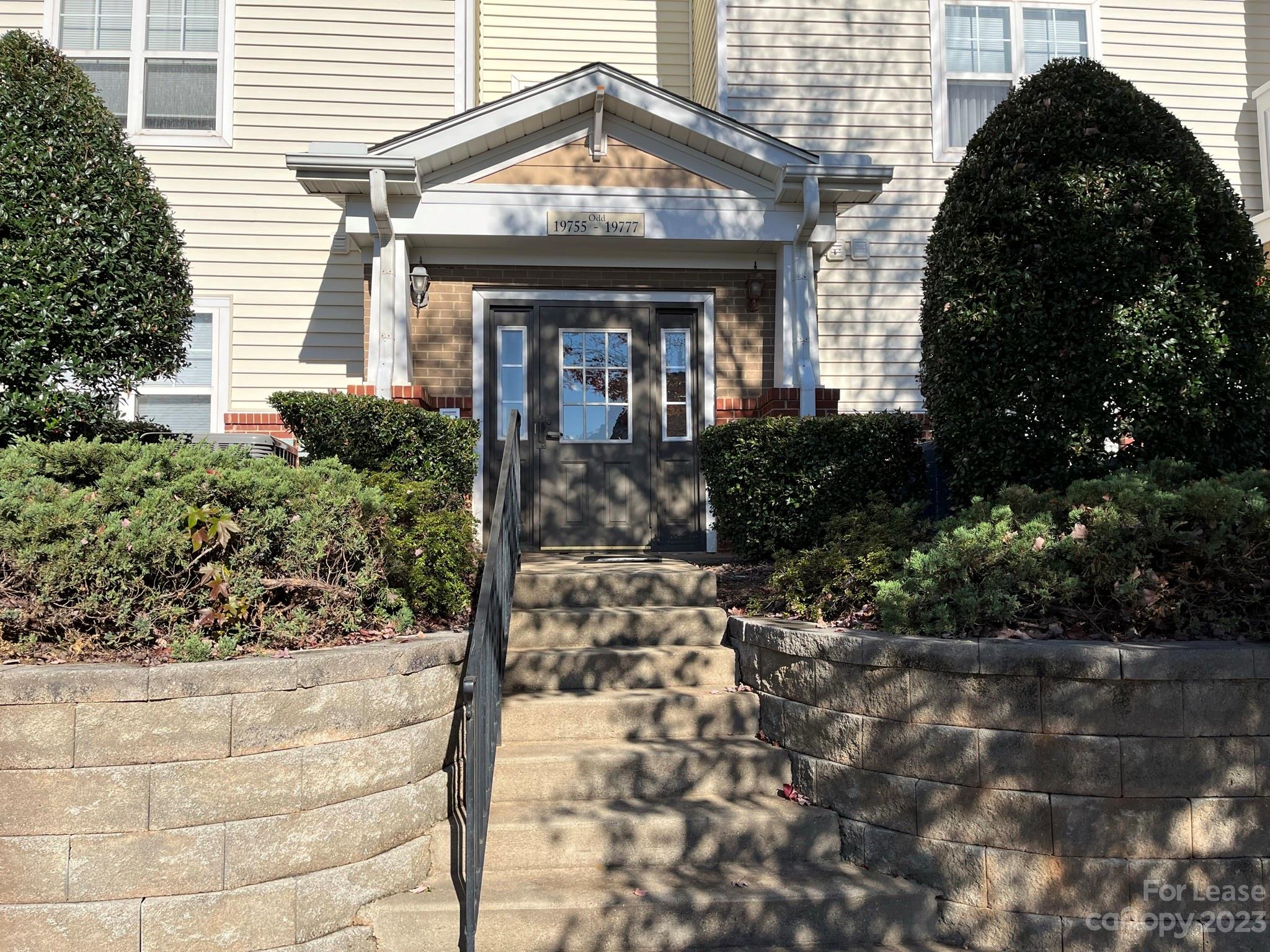 Photo 1 of 11 — 19769 Deer Valley Drive, Cornelius, NC 28031