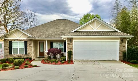 Photo of 18 Eagle Pointe Way, Flat Rock, NC 28731 (MLS # 4306261)