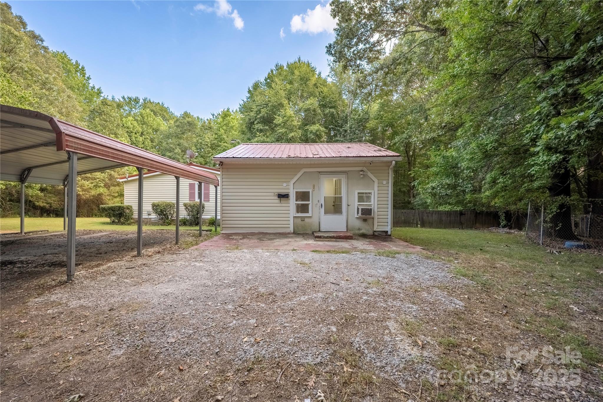 140 Silverlining Road
