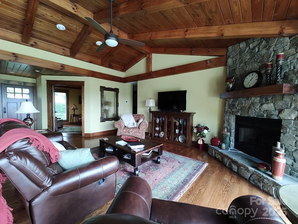 545 Summit Road