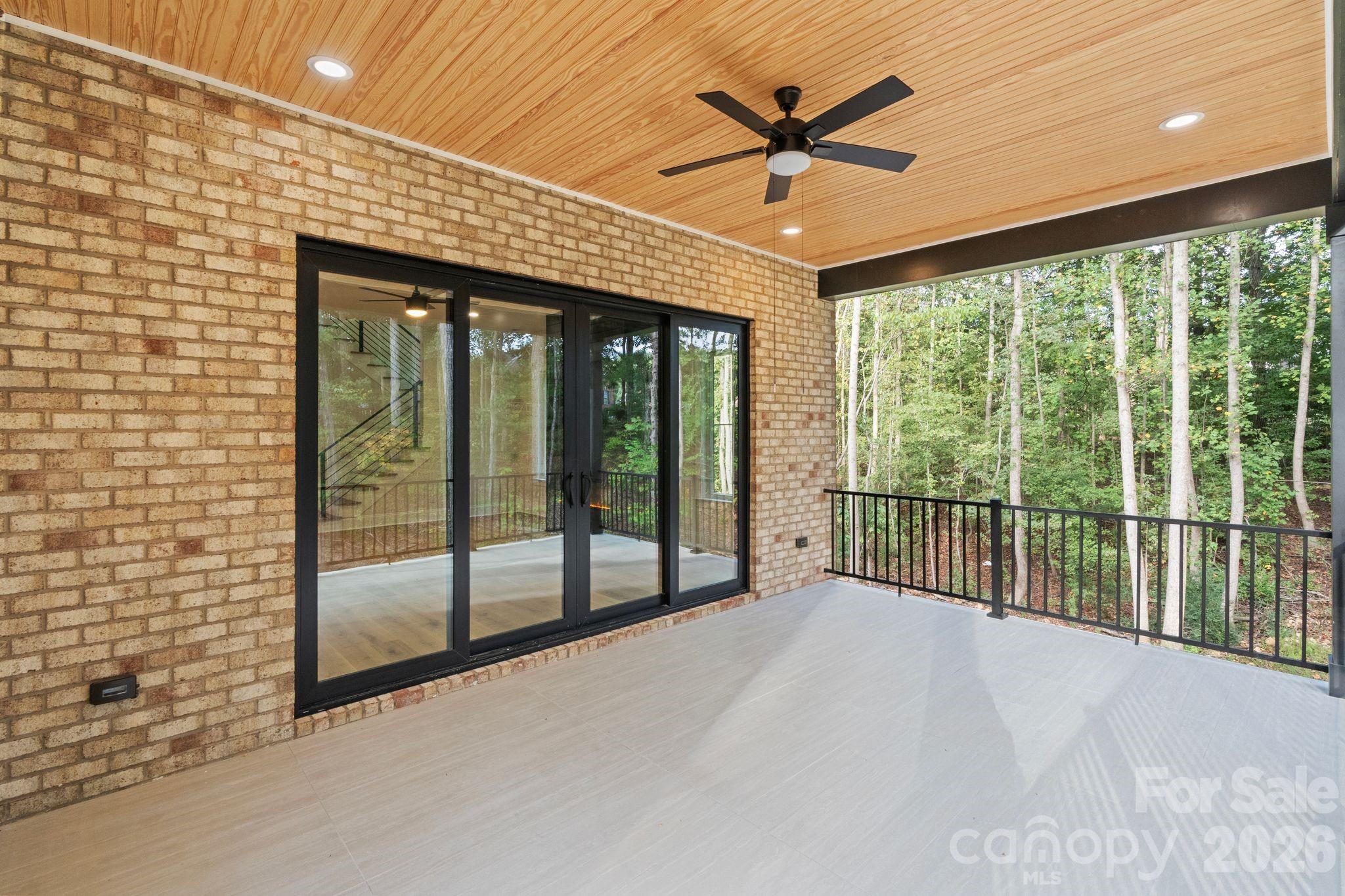 Legacy On The Lake - Residential