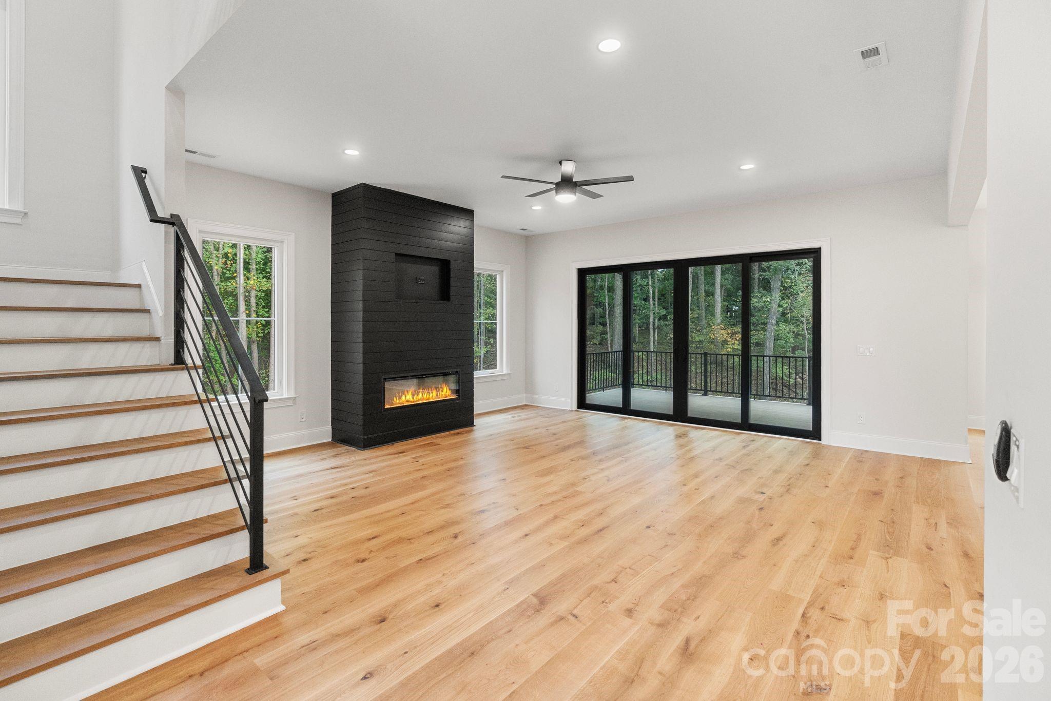 Legacy On The Lake - Residential