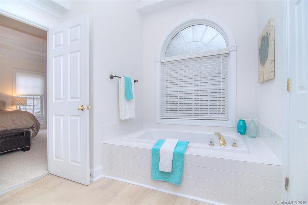 Tega Cay - Residential