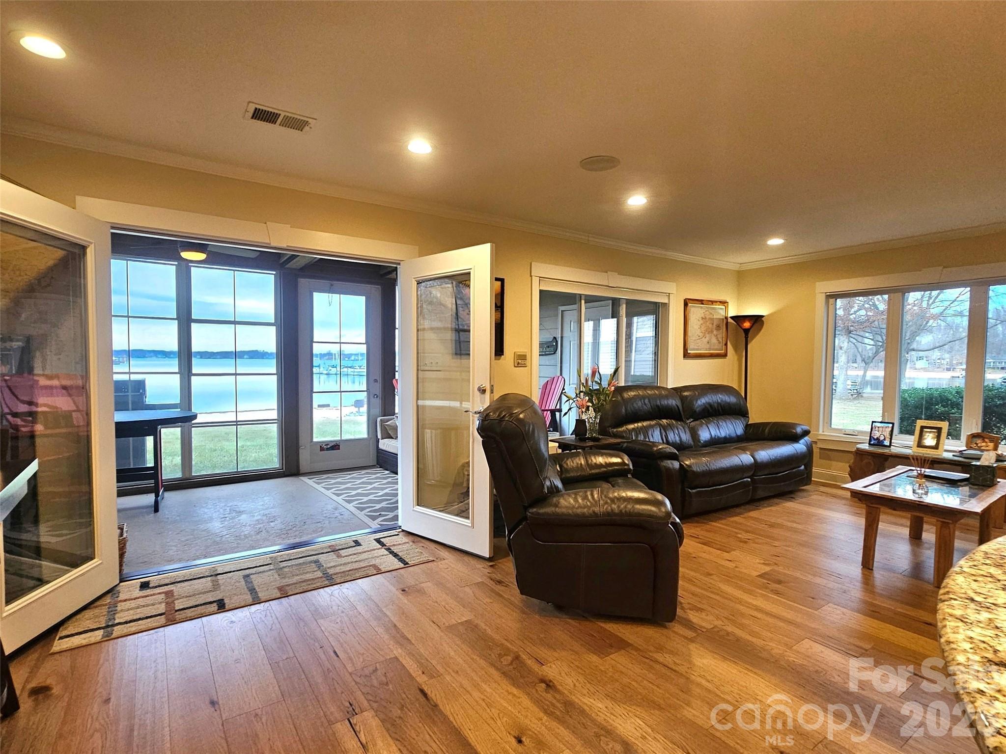 7413 Mariner Cove Drive