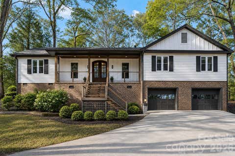 Photo of 16 Tanglewood Road, Lake Wylie, SC 29710 (MLS # 4396441)