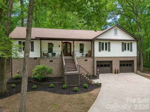 Photo of 16 Tanglewood Road, Lake Wylie, SC 29710 (MLS # 4396441)