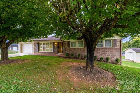 Photo of 106 Gerald Road, Morganton, NC 28655 (MLS # 4309846)