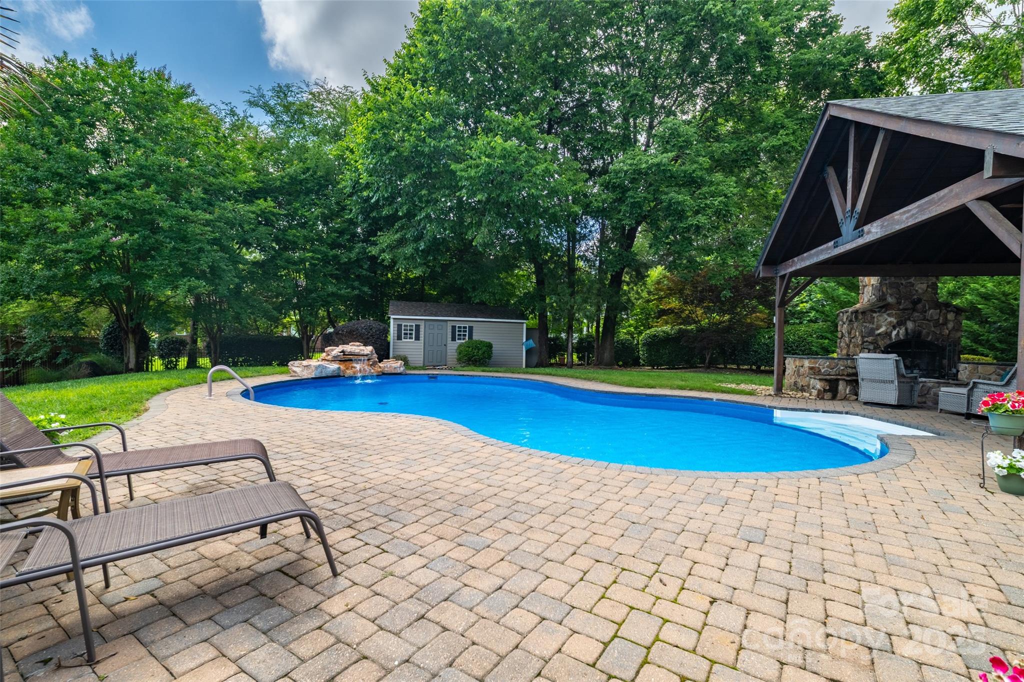 1522 12th Fairway Drive NW