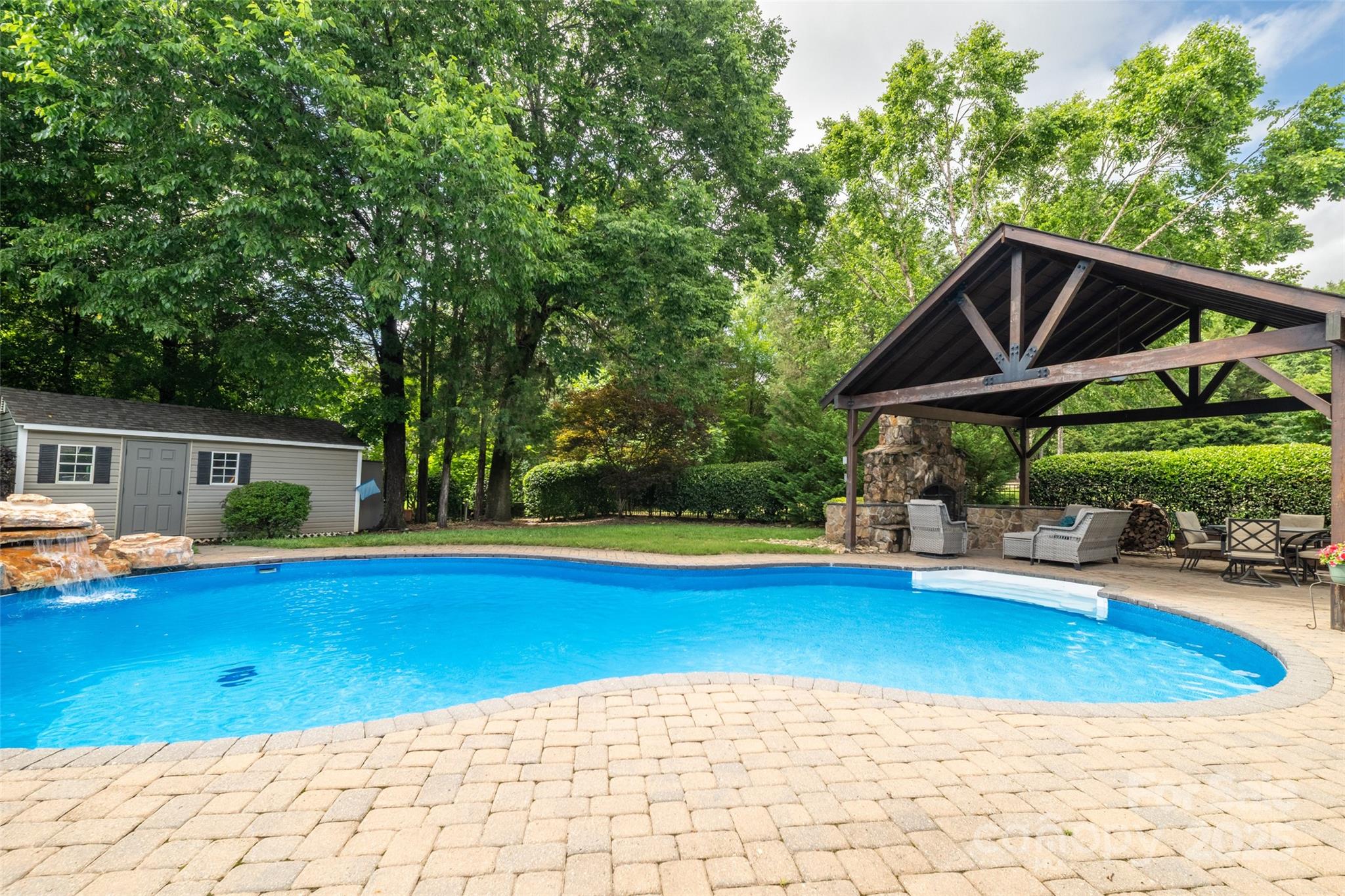 1522 12th Fairway Drive NW