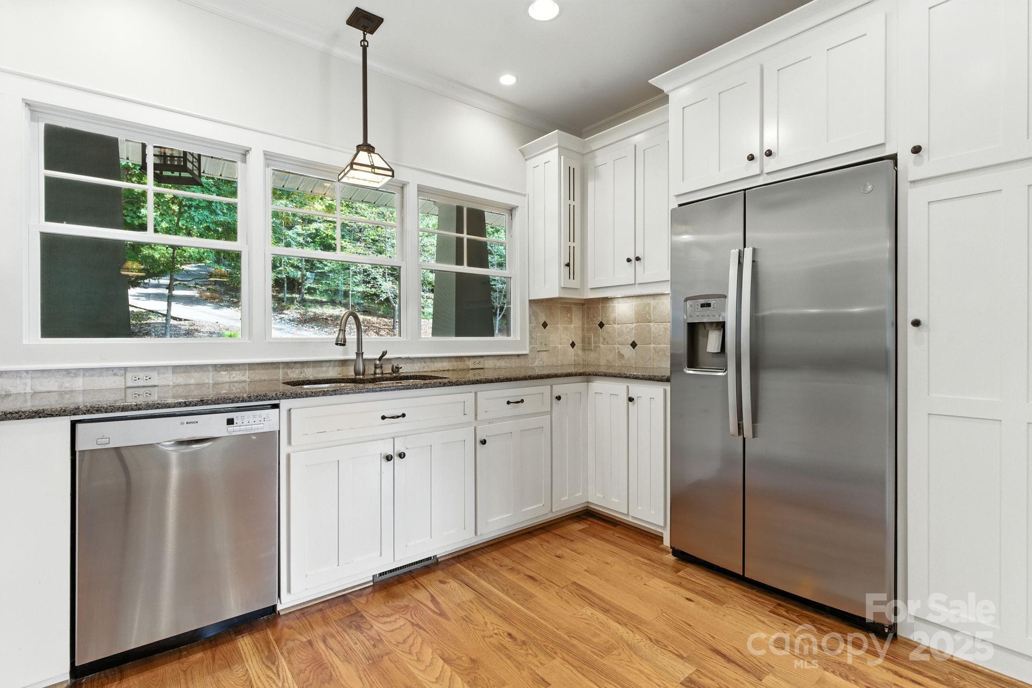 Paradise Harbor - Residential