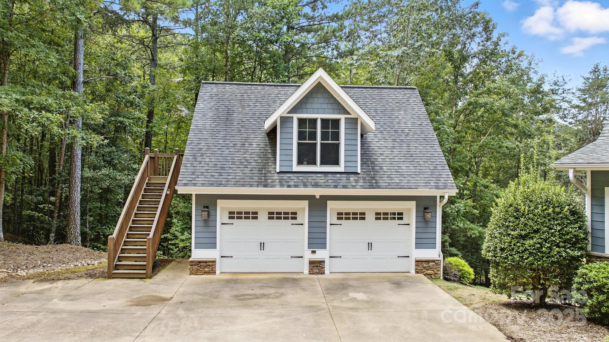 Paradise Harbor - Residential