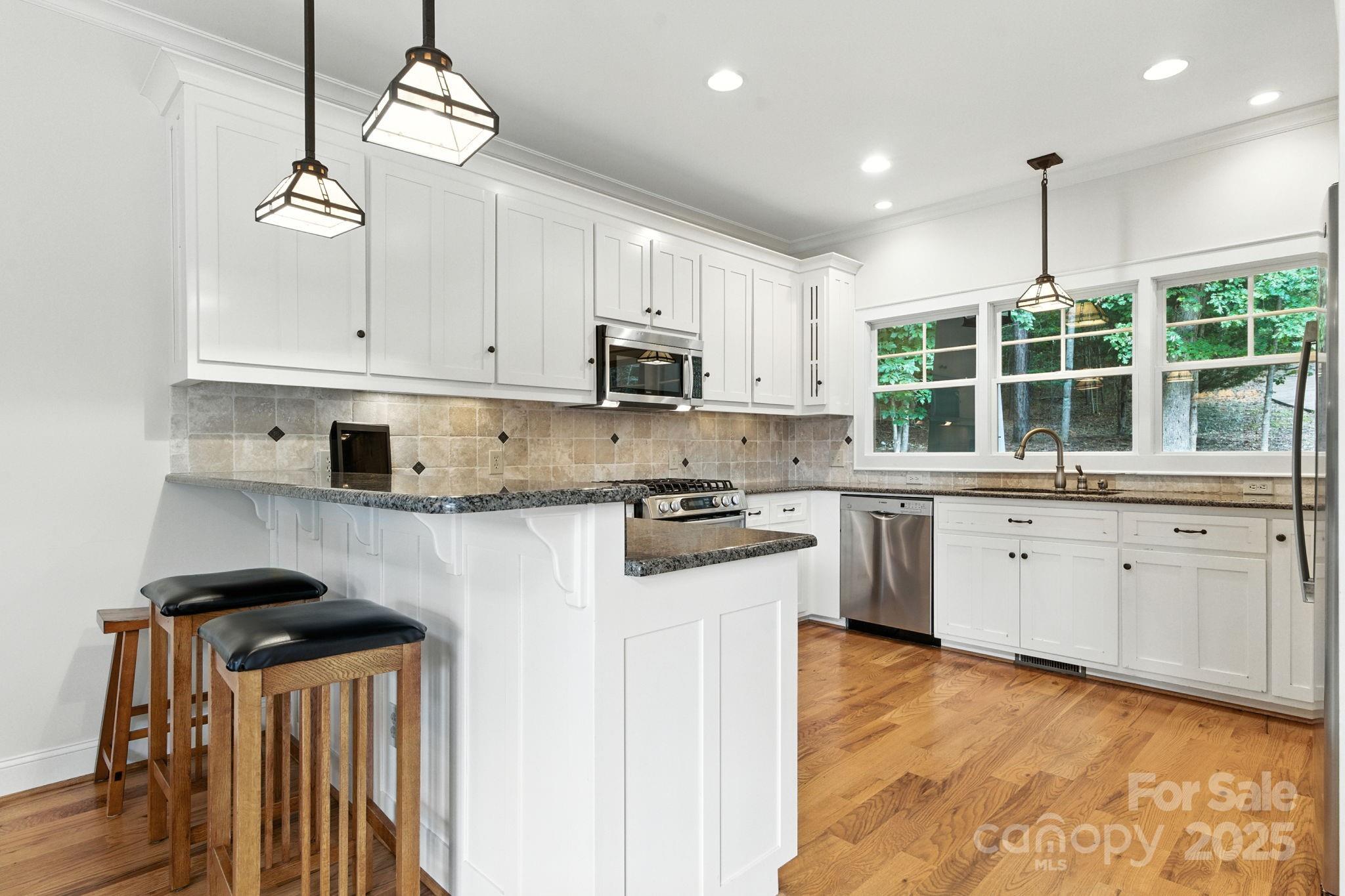 Paradise Harbor - Residential