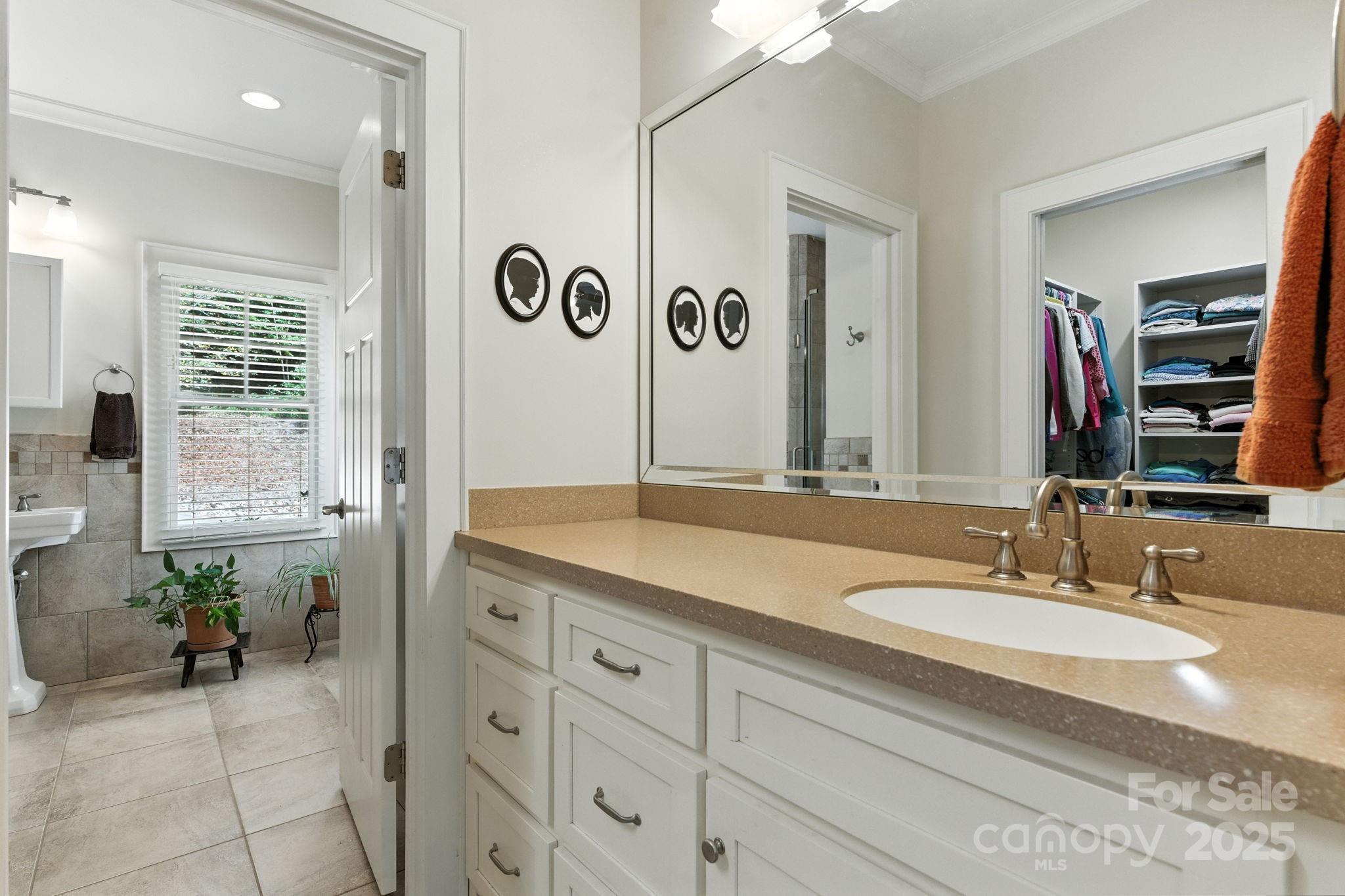 Paradise Harbor - Residential