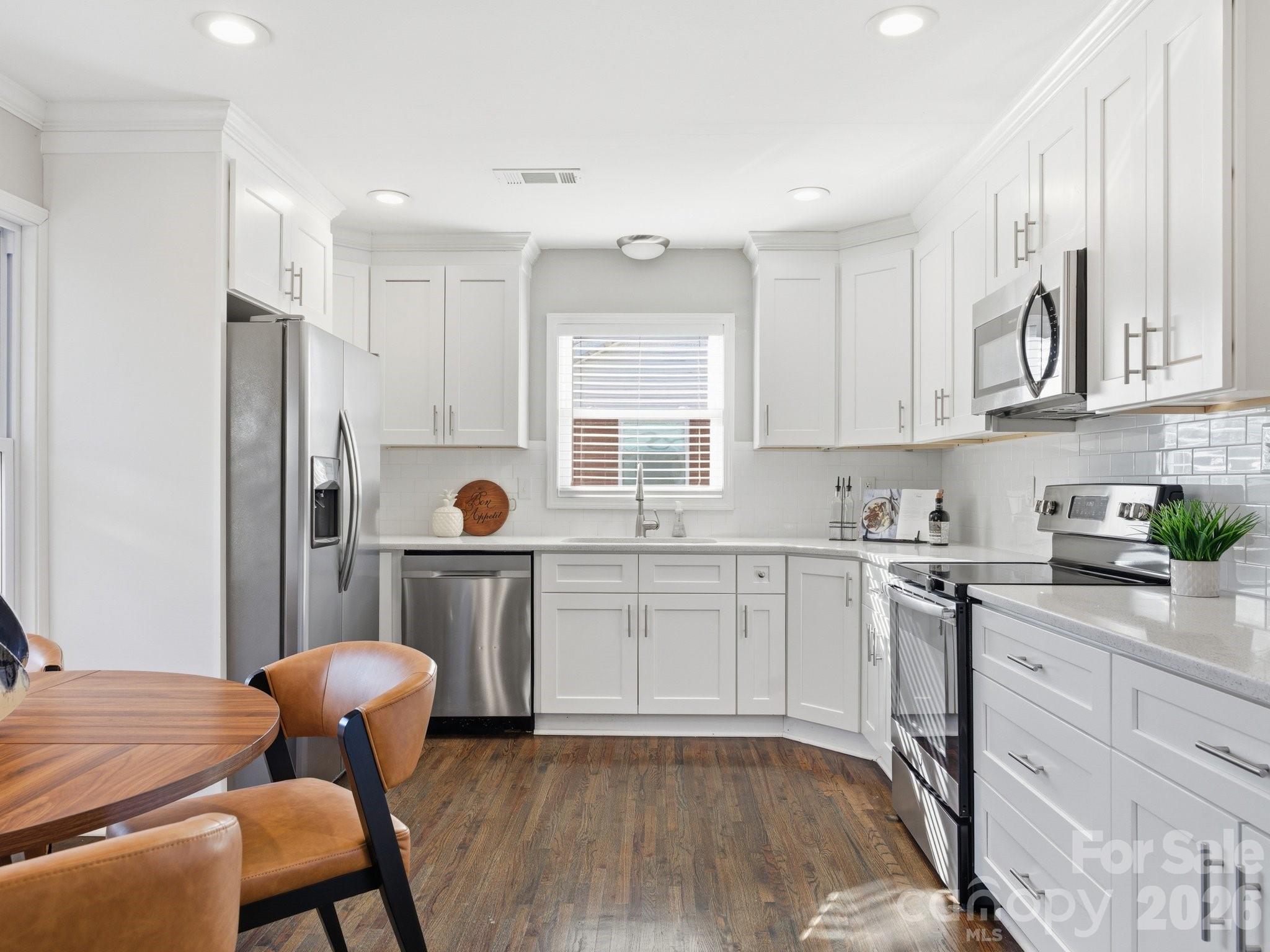 6801 Starcrest Drive