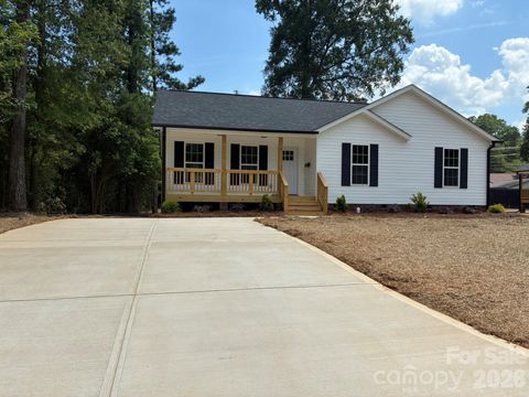 Photo of 8 Wray Street, York, SC 29745 (MLS # 4399534)