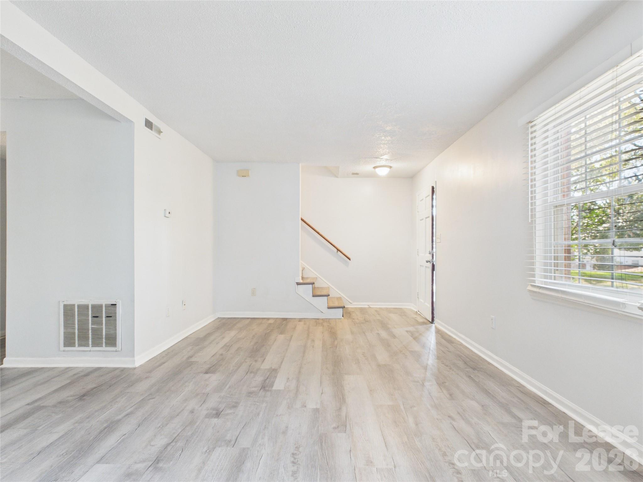 8811 Hunter Ridge Drive