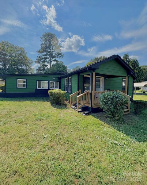Photo of 108 E Main Street, Belmont, NC 28012 (MLS # 4306517)