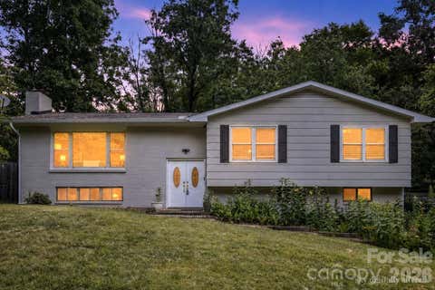 Photo of 17 Rhododendron Place, Asheville, NC 28805 (MLS # 4399647)
