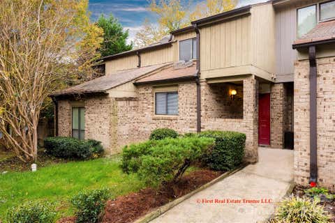 Photo of 7930 Charter Oak Lane, Charlotte, NC 28226 (MLS # 4412573)