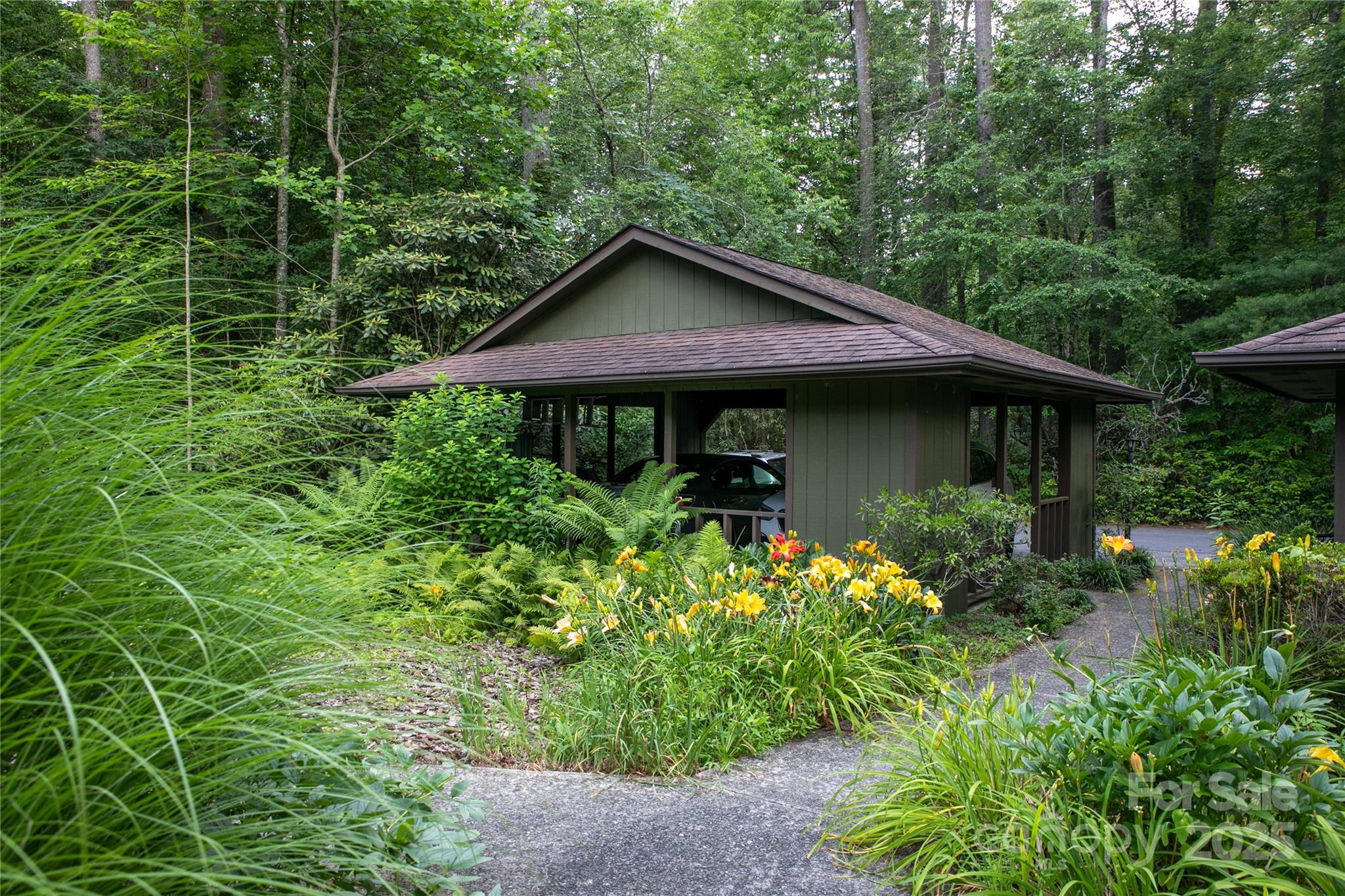 167 Essex Circle