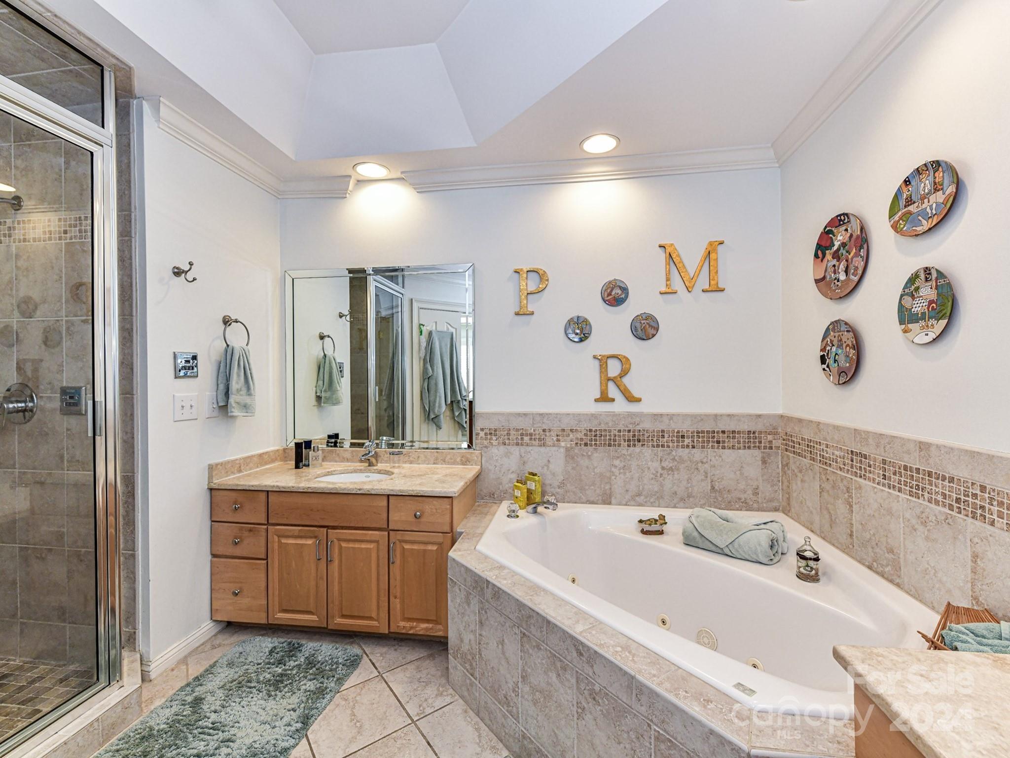 Royal Crest - Residential