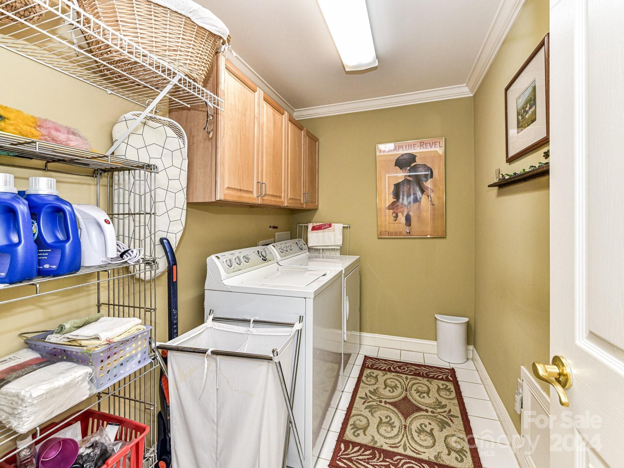 Royal Crest - Residential