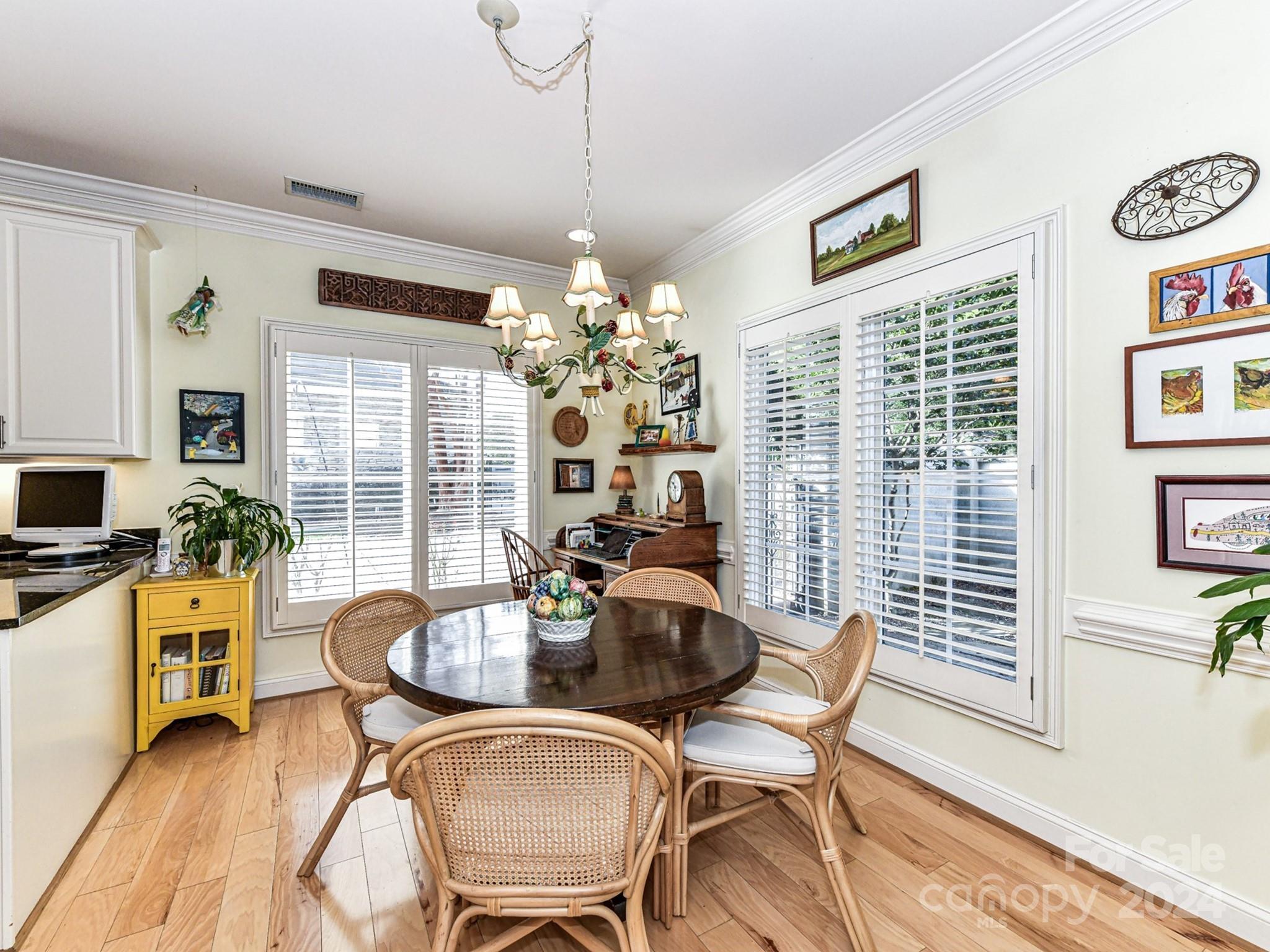 Royal Crest - Residential