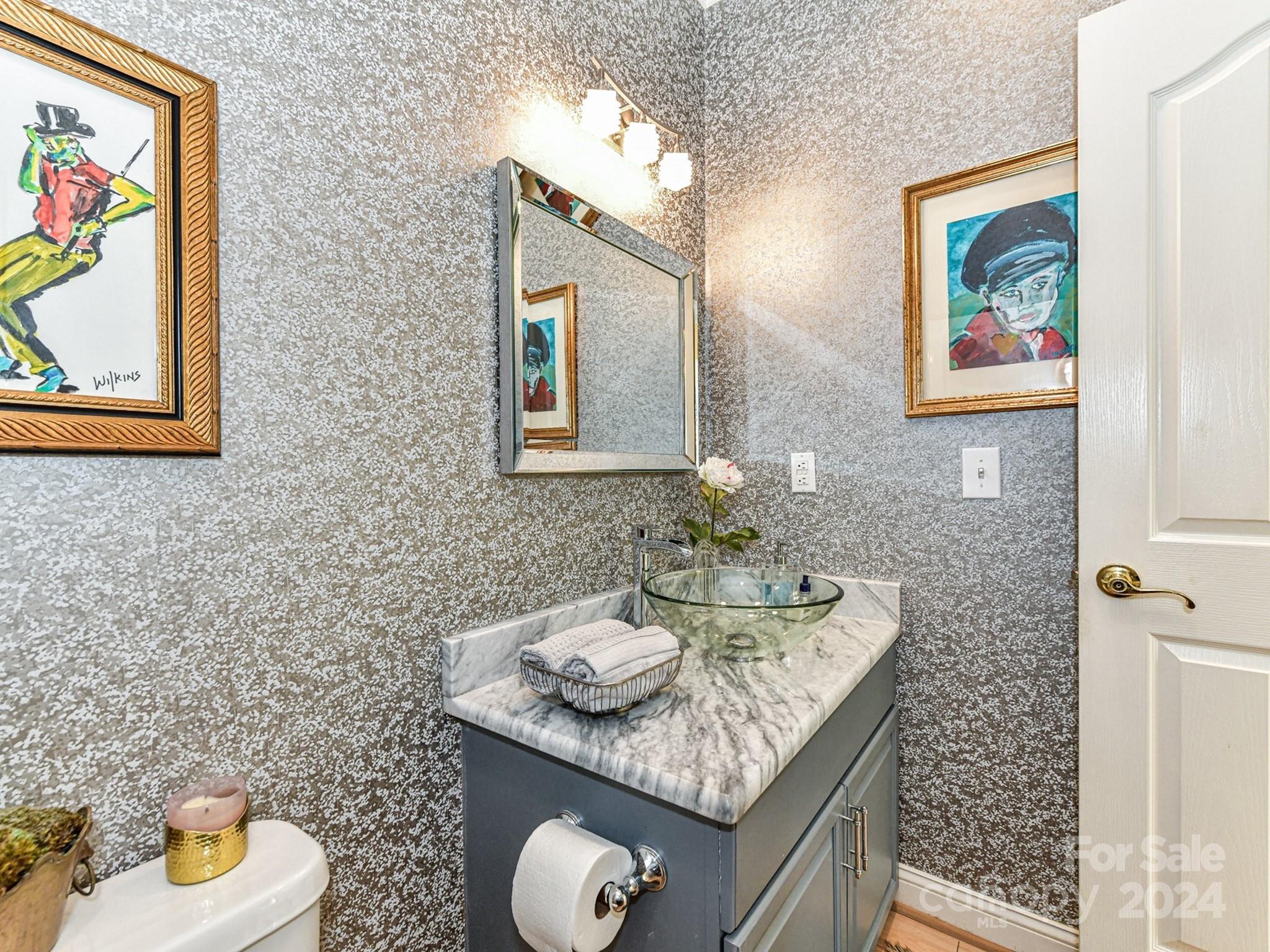 Royal Crest - Residential