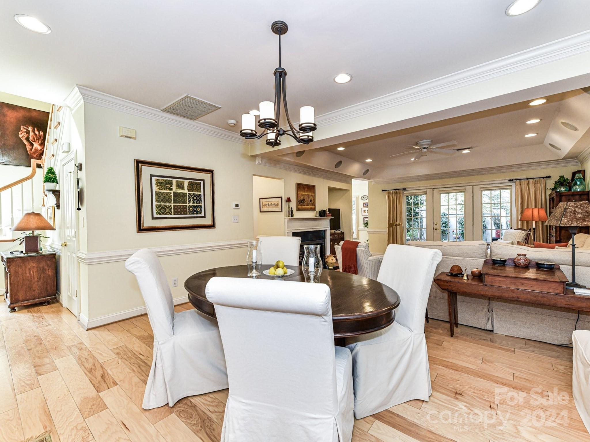 Royal Crest - Residential