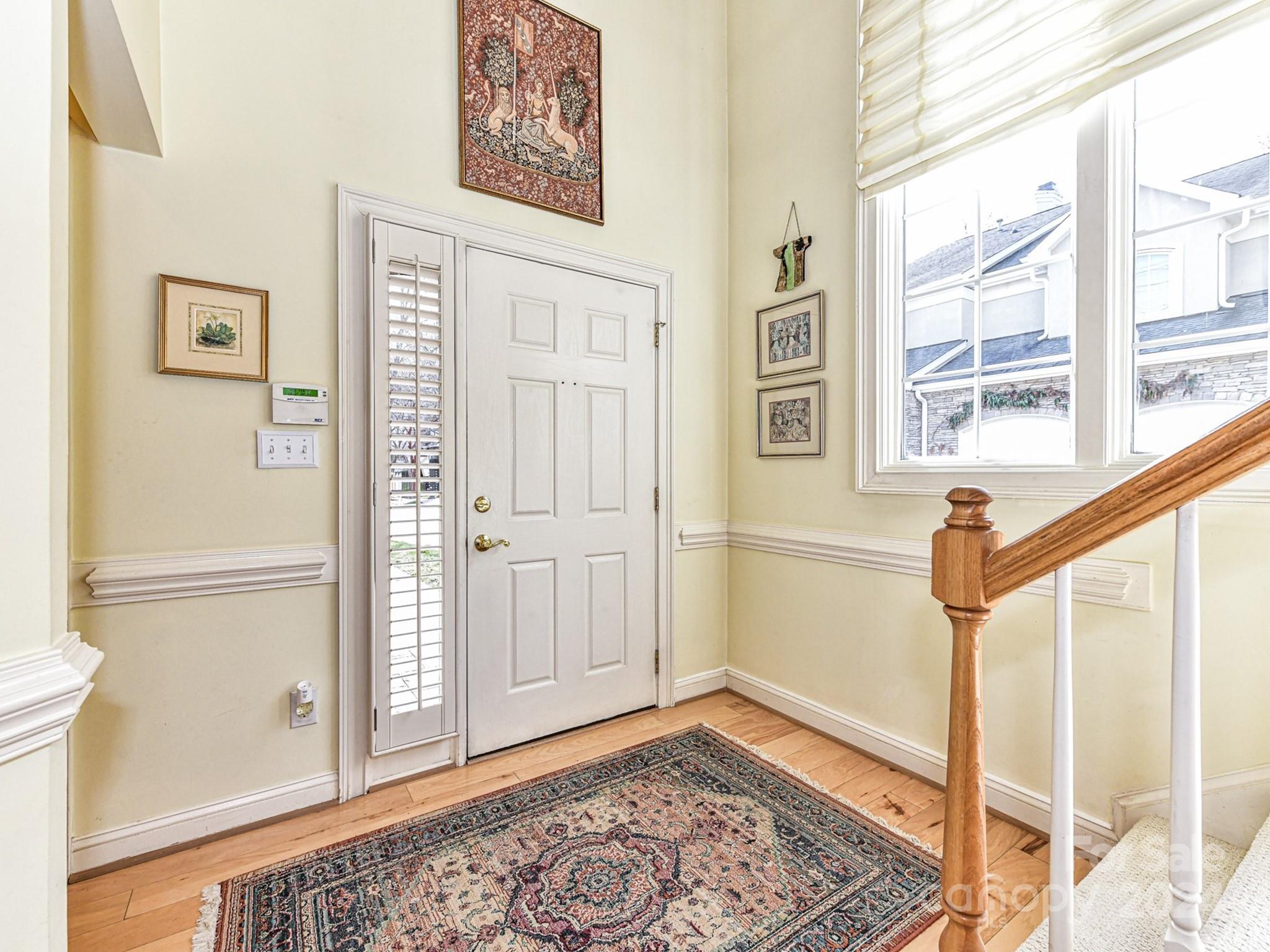 Royal Crest - Residential